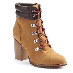 Candie’s Brown And Tan High Heel Ankle Work Boots Size 9.5 NEW